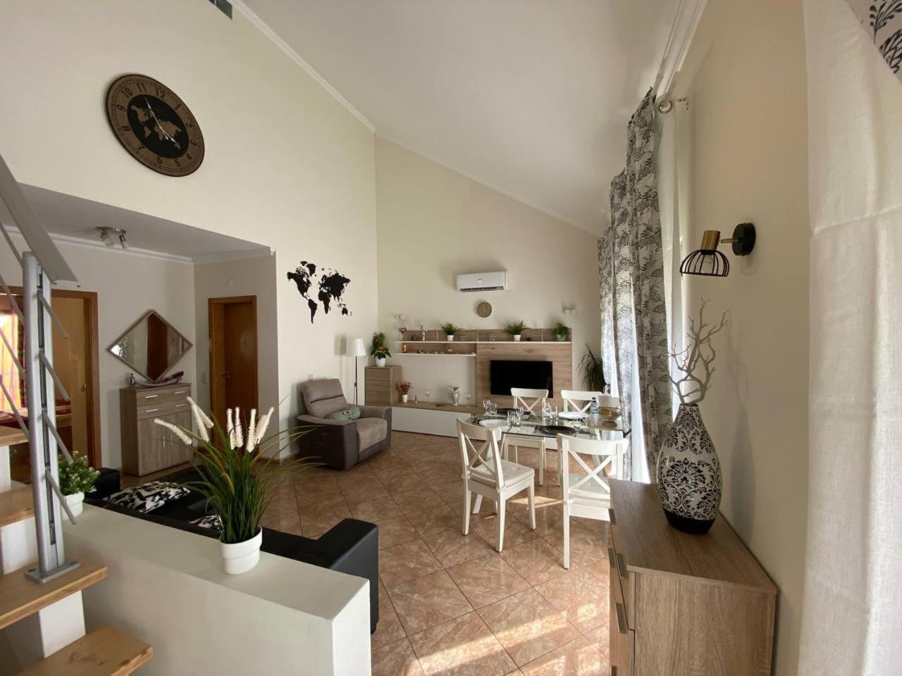 Guesthouse Milagre Centro Faro Bagian luar foto