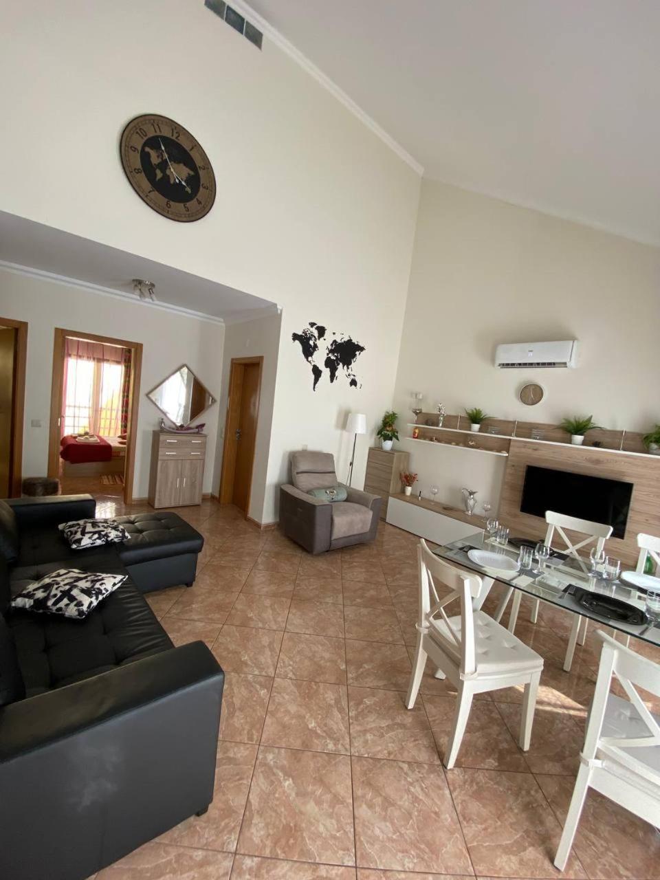 Guesthouse Milagre Centro Faro Bagian luar foto